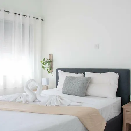 Penthouse Walking Distance To The Beach Appartamento *