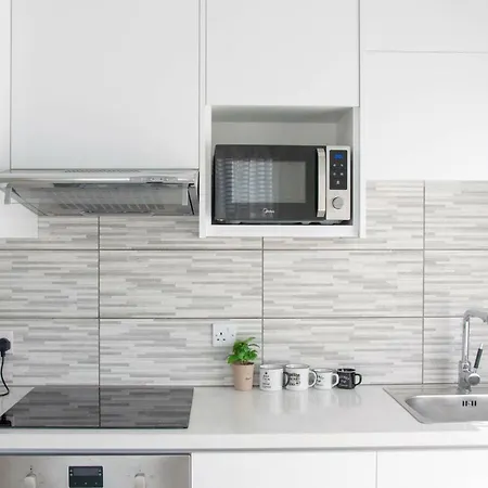 Penthouse Walking Distance To The Beach * Limisso