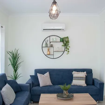 Penthouse Walking Distance To The Beach * Λεμεσός