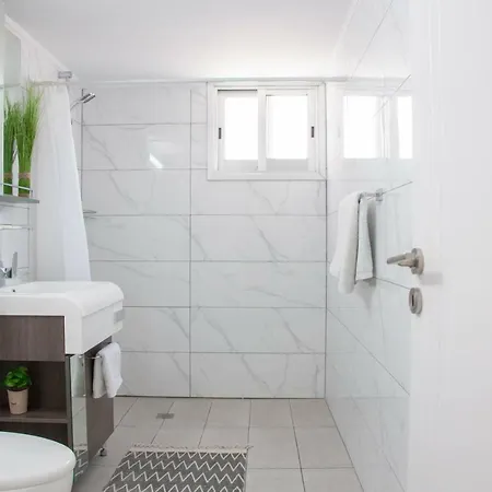 Penthouse Walking Distance To The Beach Διαμέρισμα