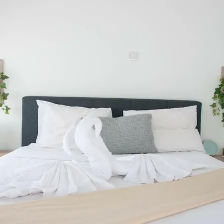 Penthouse Walking Distance To The Beach Διαμέρισμα