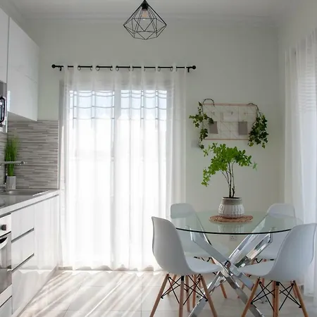 Penthouse Walking Distance To The Beach Διαμέρισμα *
